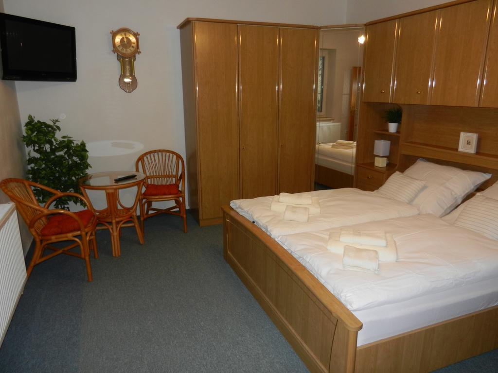 Apartment Pension Stark Františkovy Lázně Esterno foto